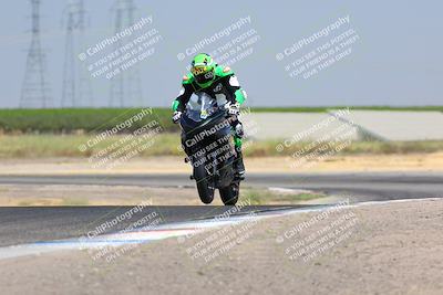 media/Aug-06-2023-TrackDaz (Sun) [[ac7f4f6367]]/B Group/wheelie bump/